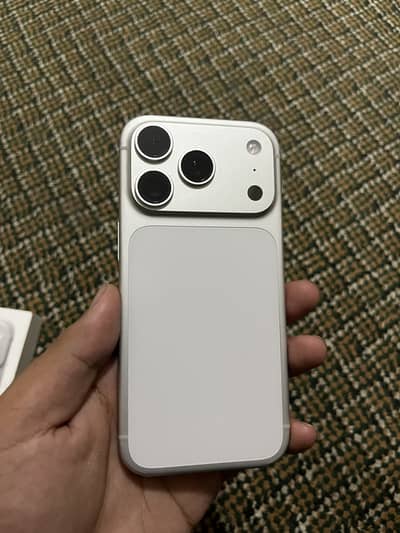 Apple iPhone 17 Pro white with box