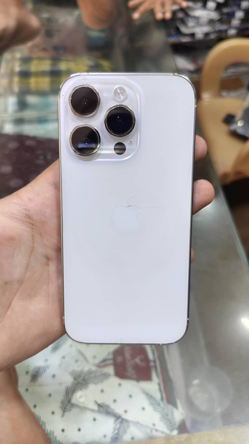 Apple iPhone 14 Pro 0