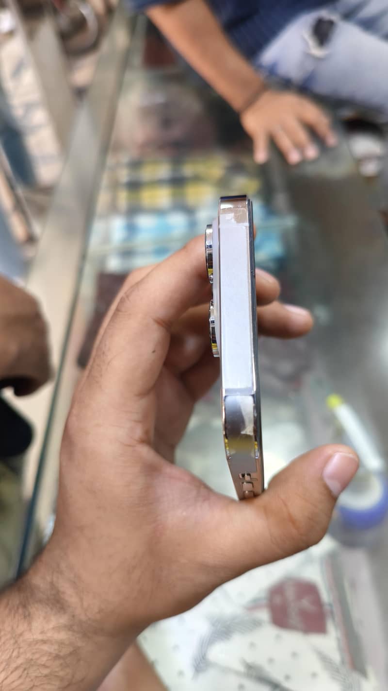 Apple iPhone 14 Pro 3