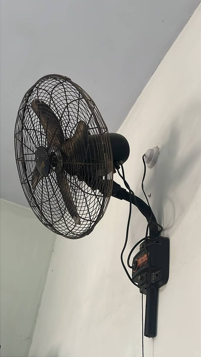 KHURSHID AC/DC Mega Bracket Fan 1