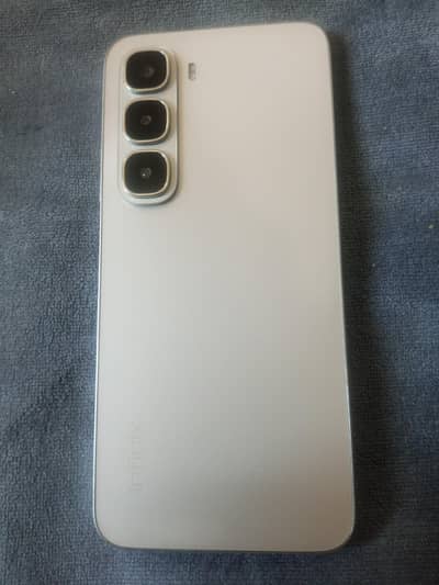 Infinix Hot 60 i