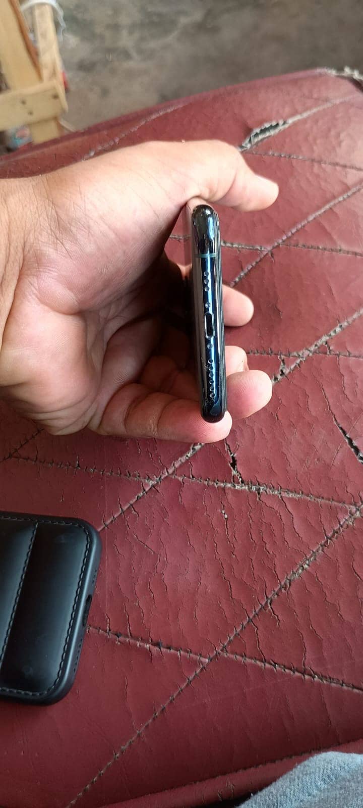 Apple iPhone 11 Pro 4