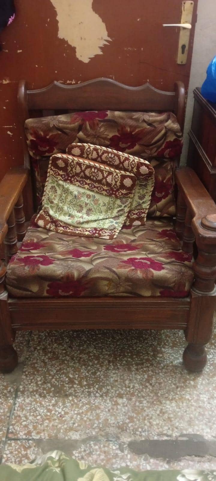 Sofa for Sell 1