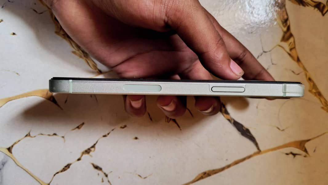 Apple iPhone 12 2