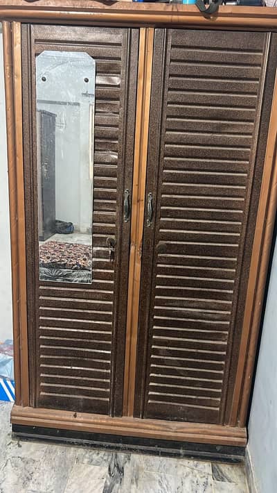 double door almari for sell contact on this number only 03095146820