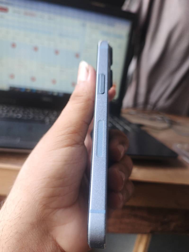 Apple iPhone 14 2