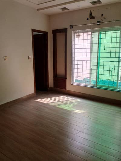 10 Marla Brand New Type 1st Floor Available For Rent