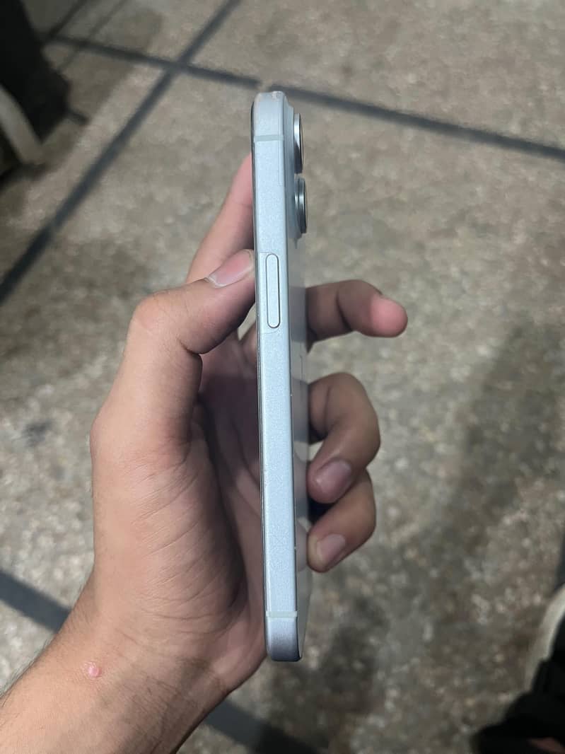 Apple iPhone 15 3