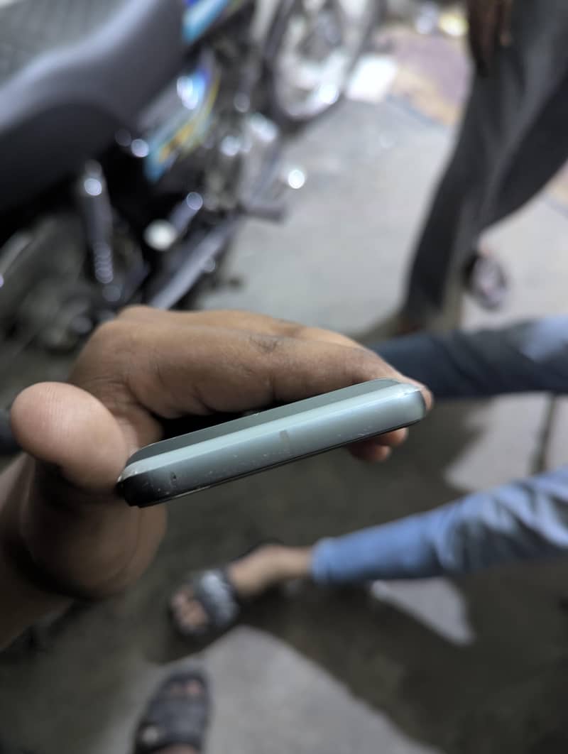 Google Pixel 8 3