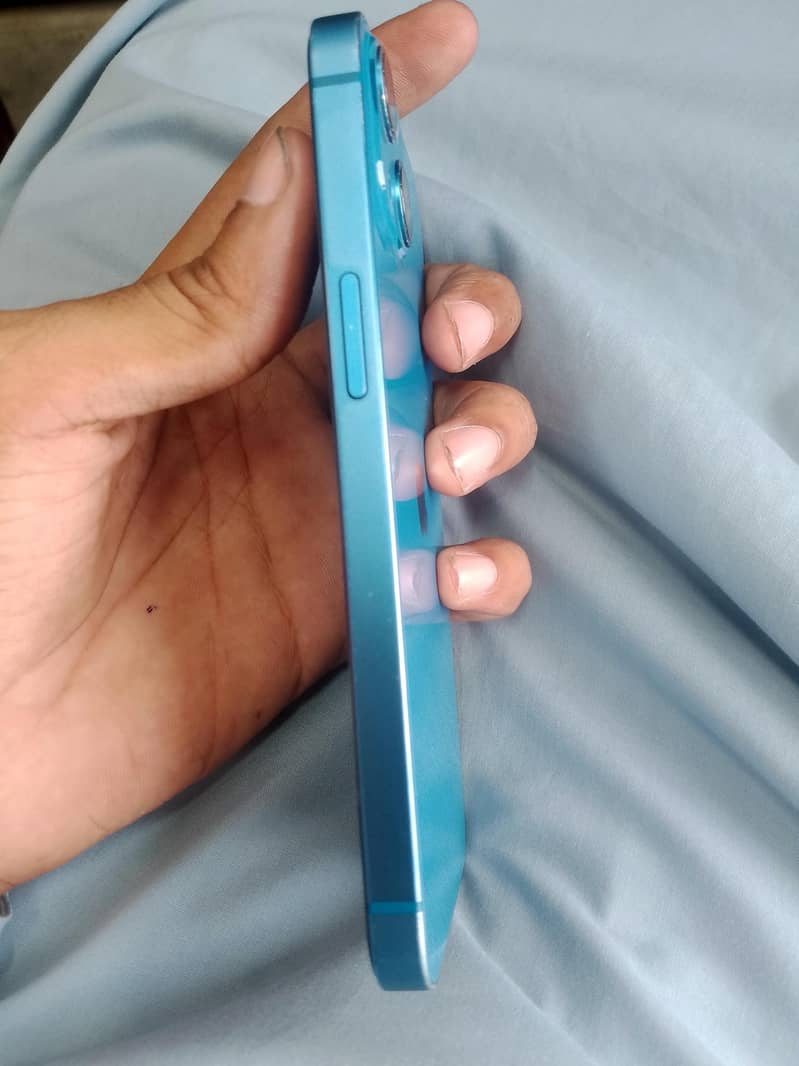 Apple iPhone 13 6
