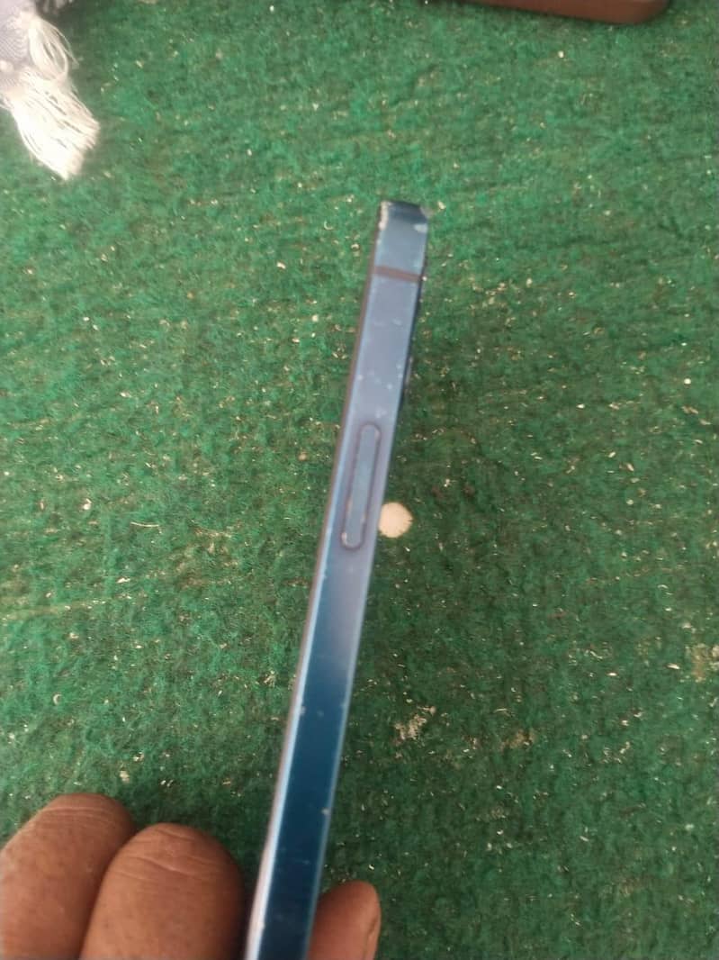 Apple iPhone 12 3