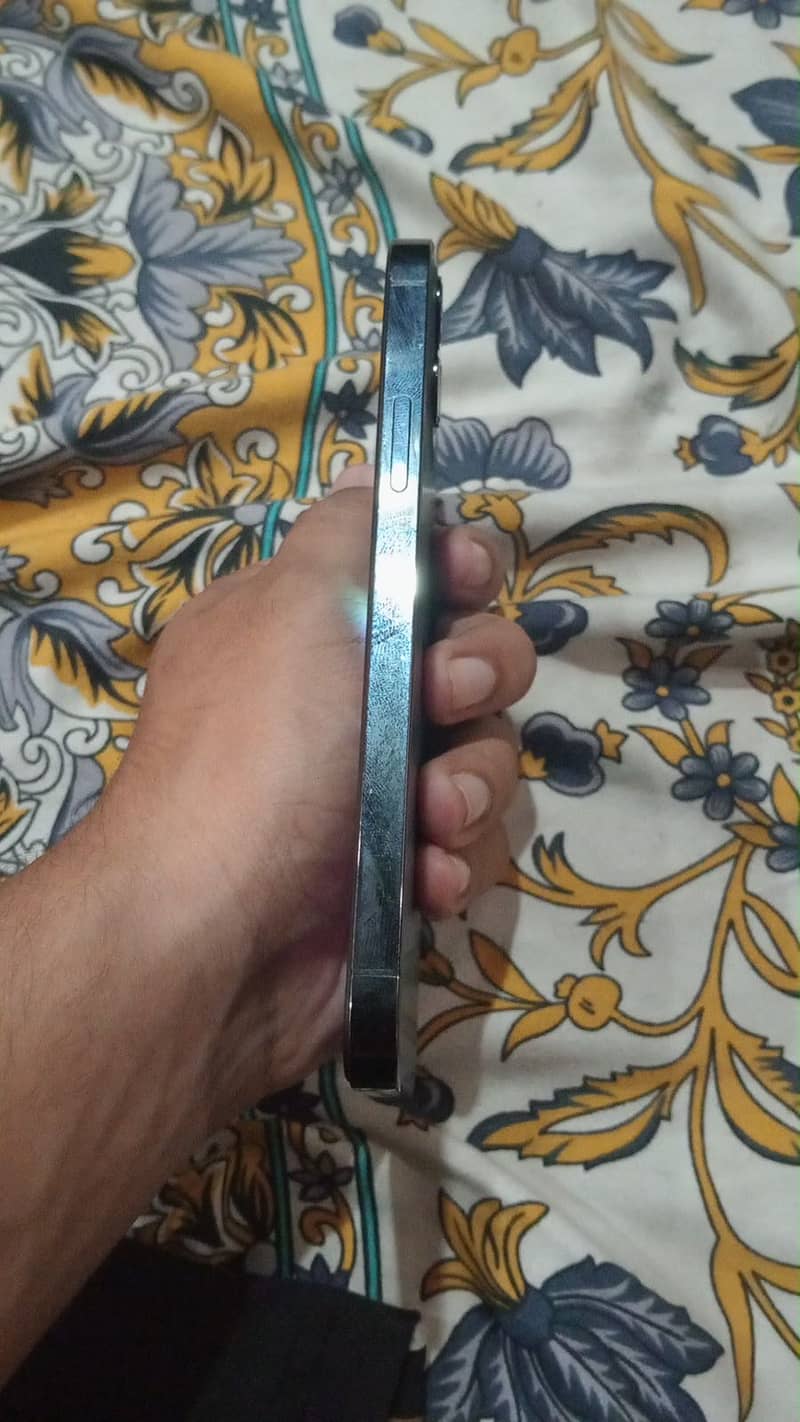 Apple iPhone 12 Pro 2