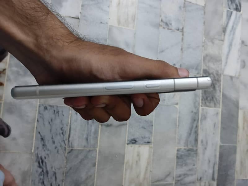 Google Pixel 7a 5