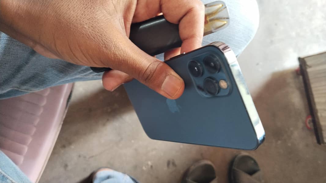 Apple iPhone 12 Pro 2