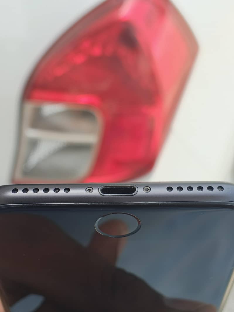 Apple iPhone 7 1