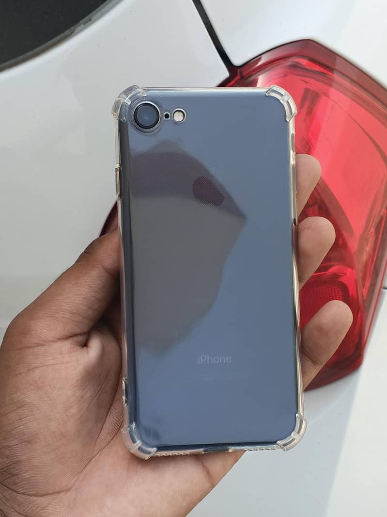Apple iPhone 7 4