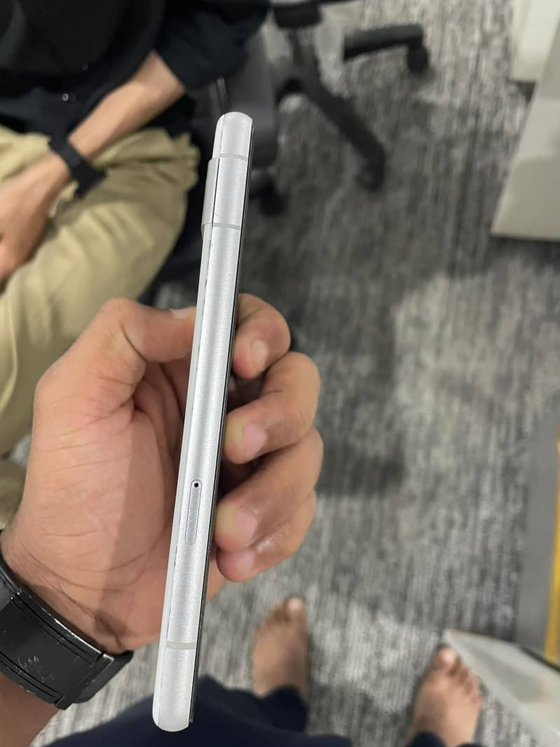 Google Pixel 7a 2