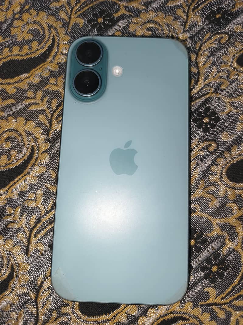 Apple iPhone 16 Pro 0