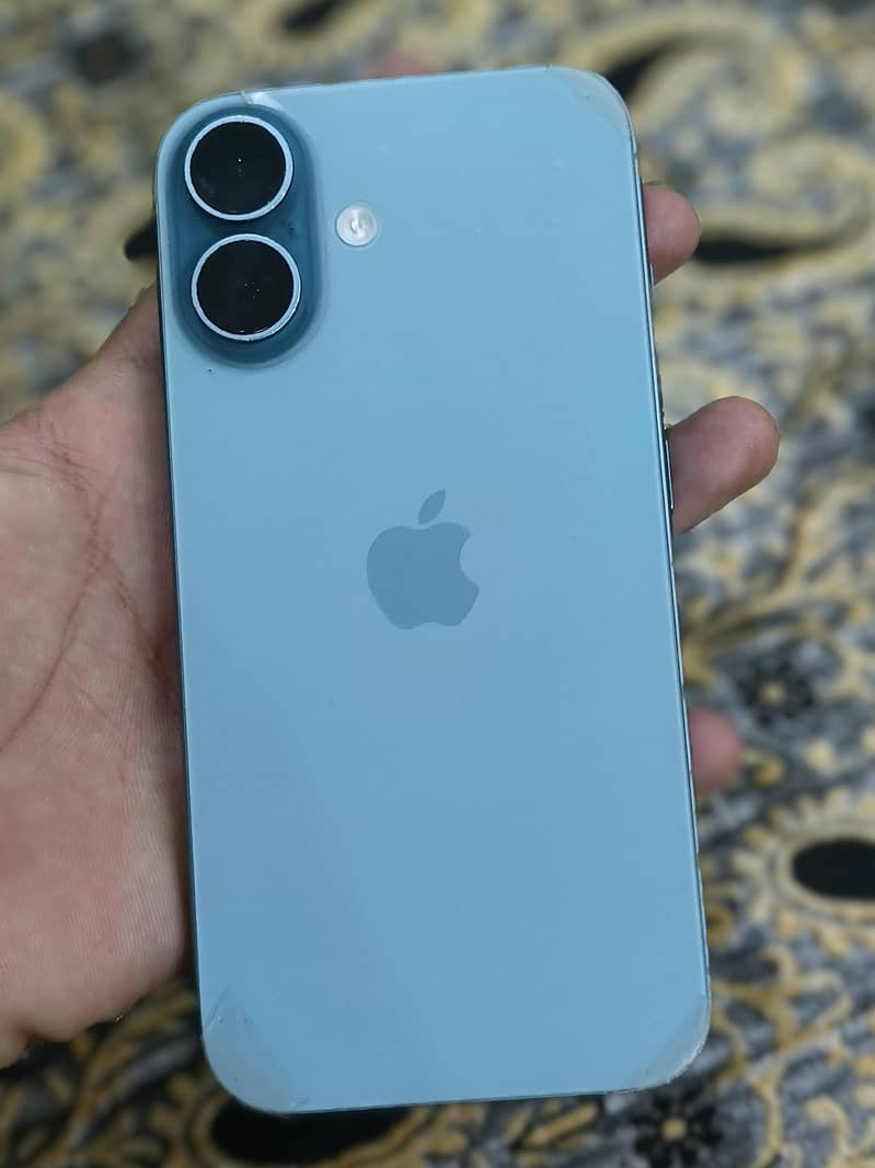 Apple iPhone 16 Pro 1