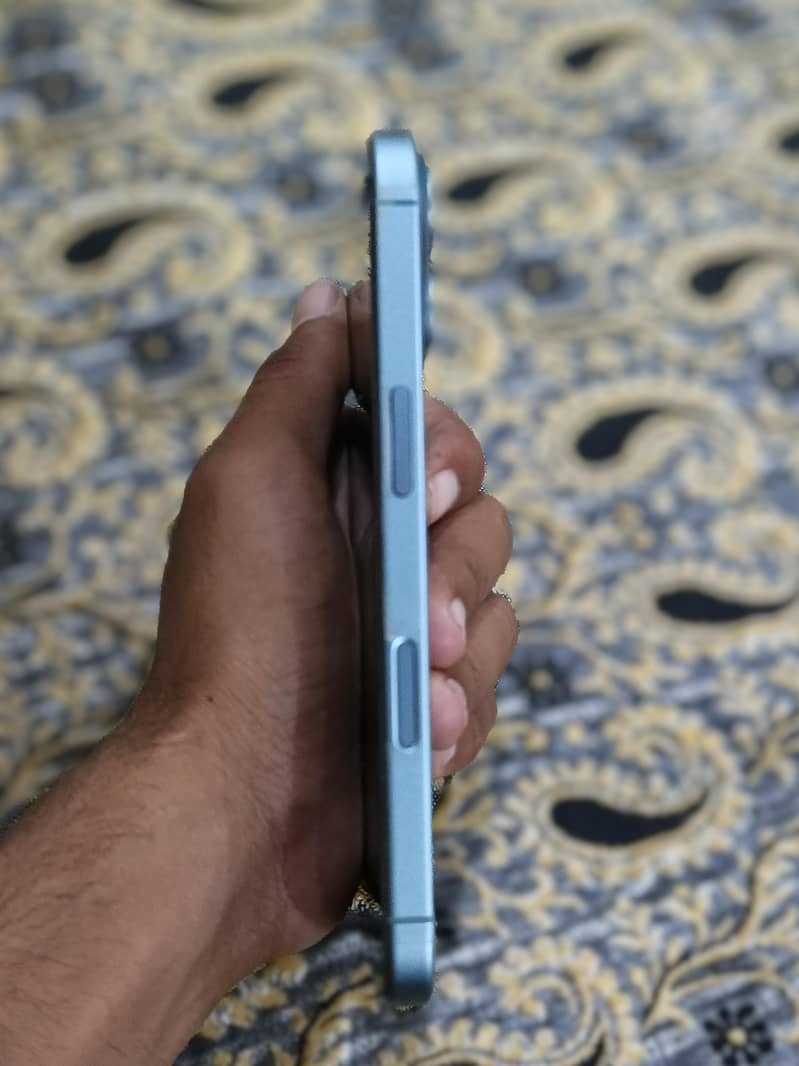 Apple iPhone 16 Pro 4