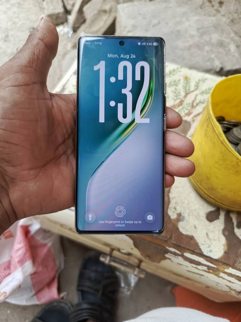 Tecno CAMON 40 Pro 1