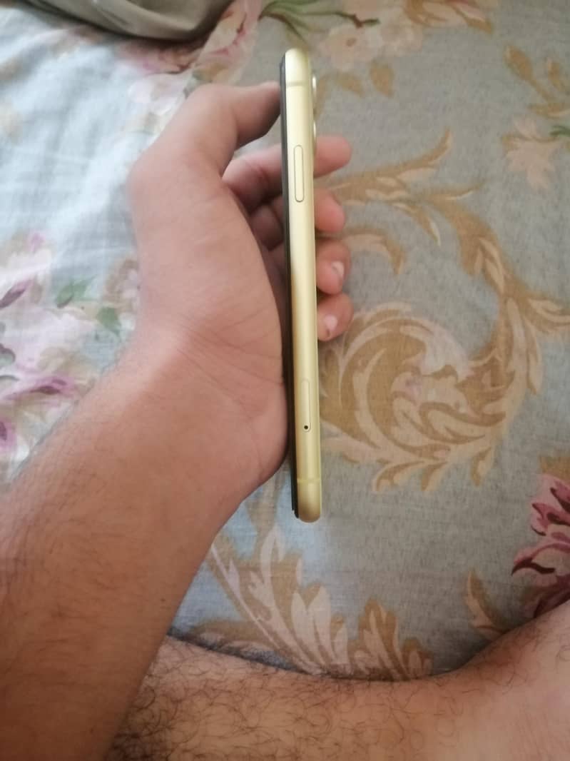 Apple iPhone 11 5
