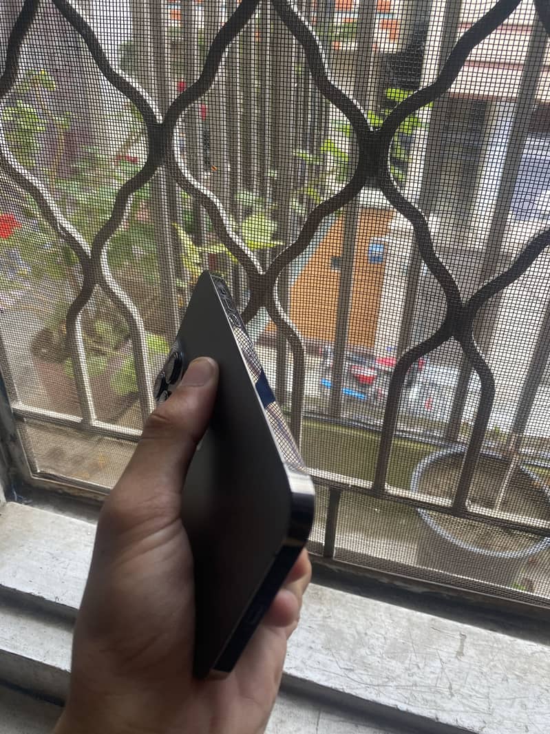 Apple iPhone 13 Pro Max 3