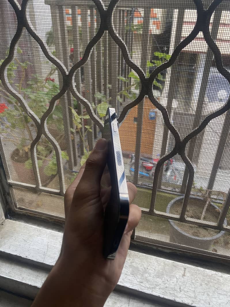 Apple iPhone 13 Pro Max 7