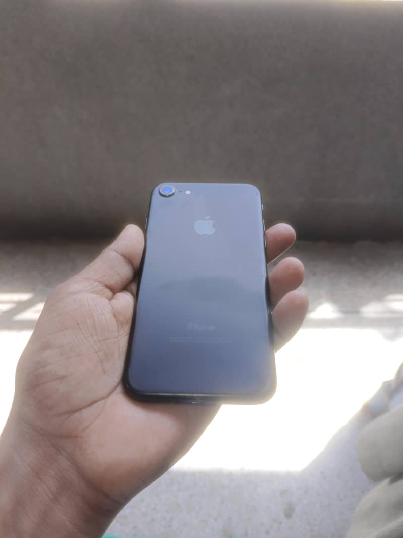 Apple iPhone 7 1