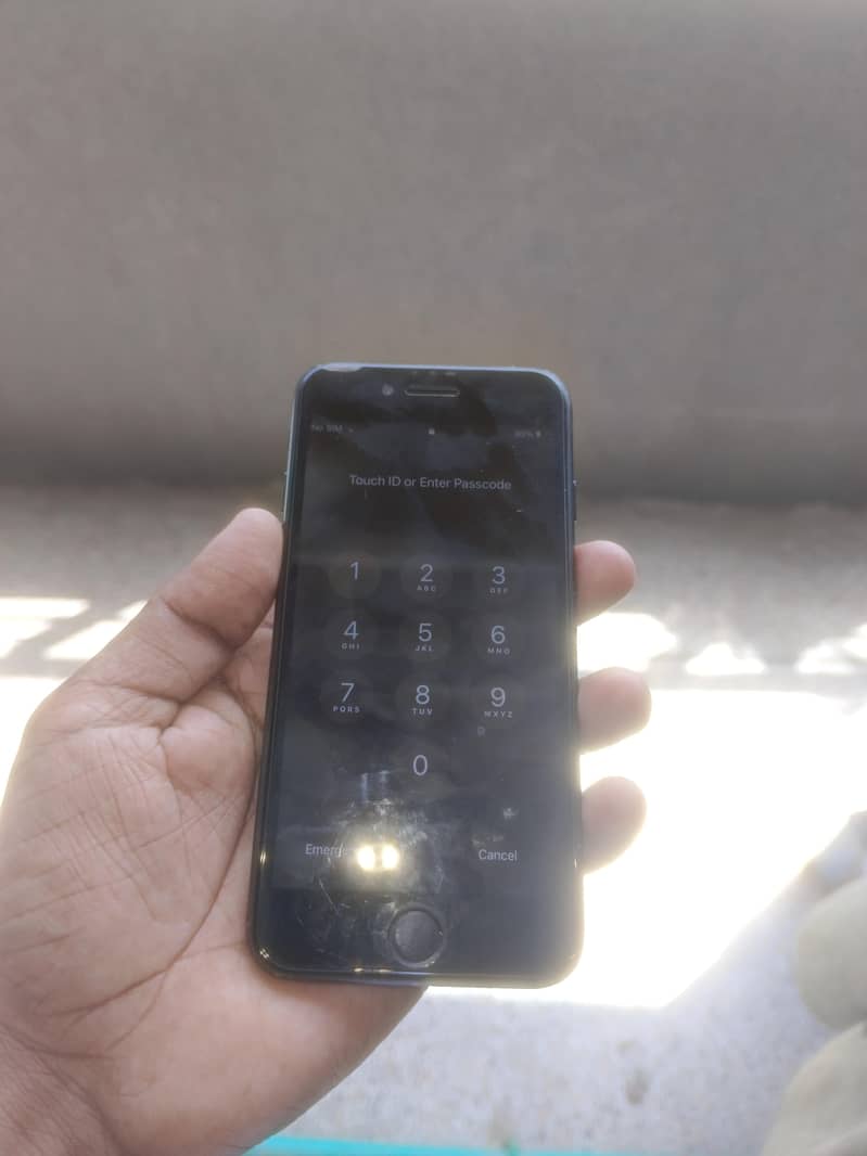 Apple iPhone 7 3