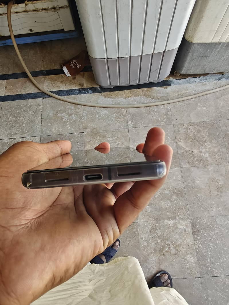 Google Pixel 7 4