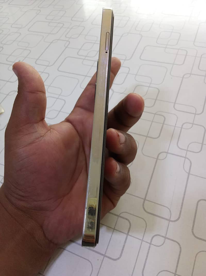 Tecno CAMON 20 2