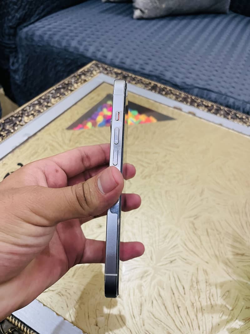 Apple iPhone 14 Pro 4