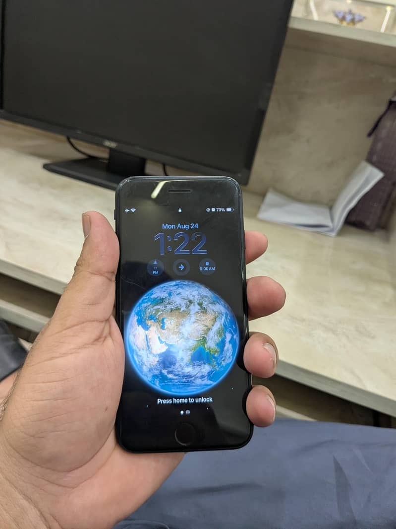 Apple iPhone SE 0
