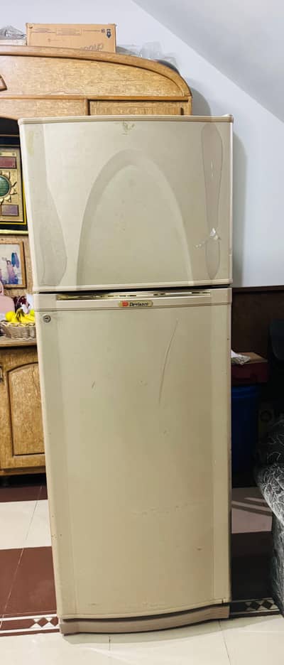 Dawlance Medium Size Refrigerator – Excellent Condition