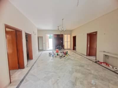 1 KANAL UPPER PORTION SEPARATE GATE AVAILABLE FOR RENT IN DHA PHASE 1