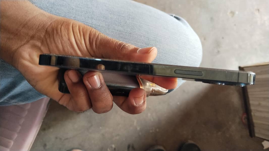Apple iPhone 12 Pro 7