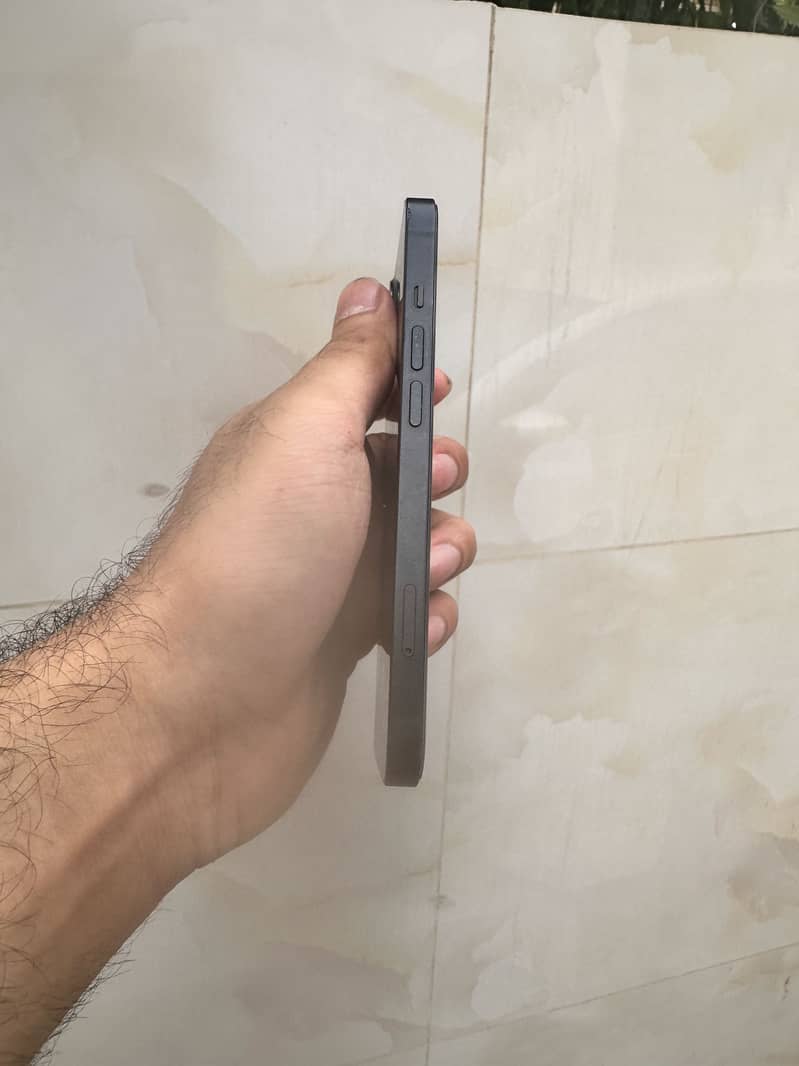 iPhone 13 2