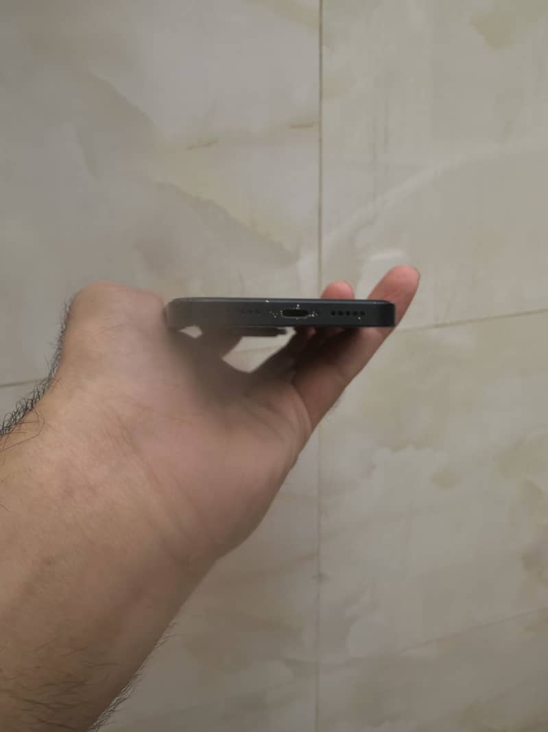 iPhone 13 3