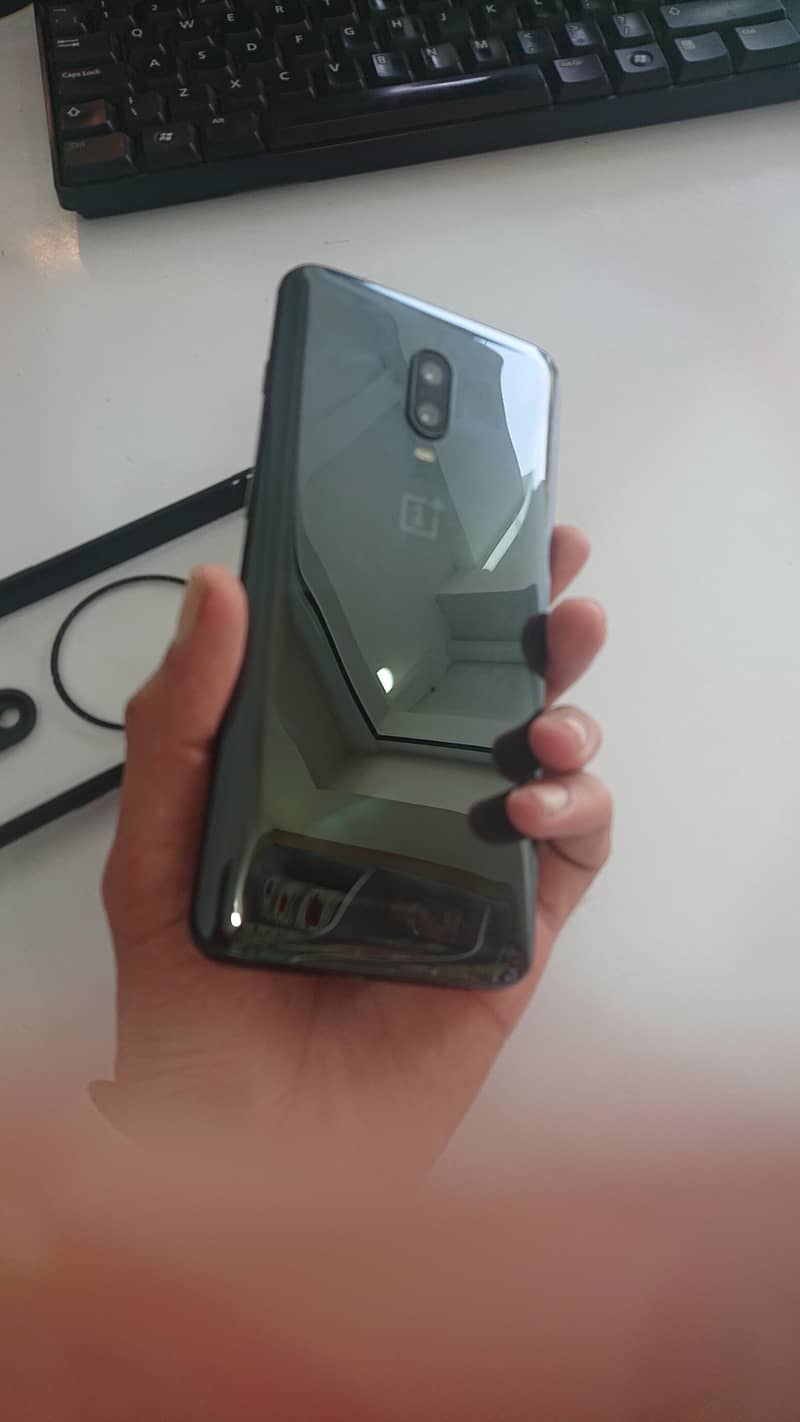 One Plus 6T 1