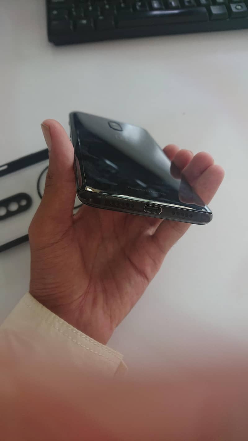 One Plus 6T 2