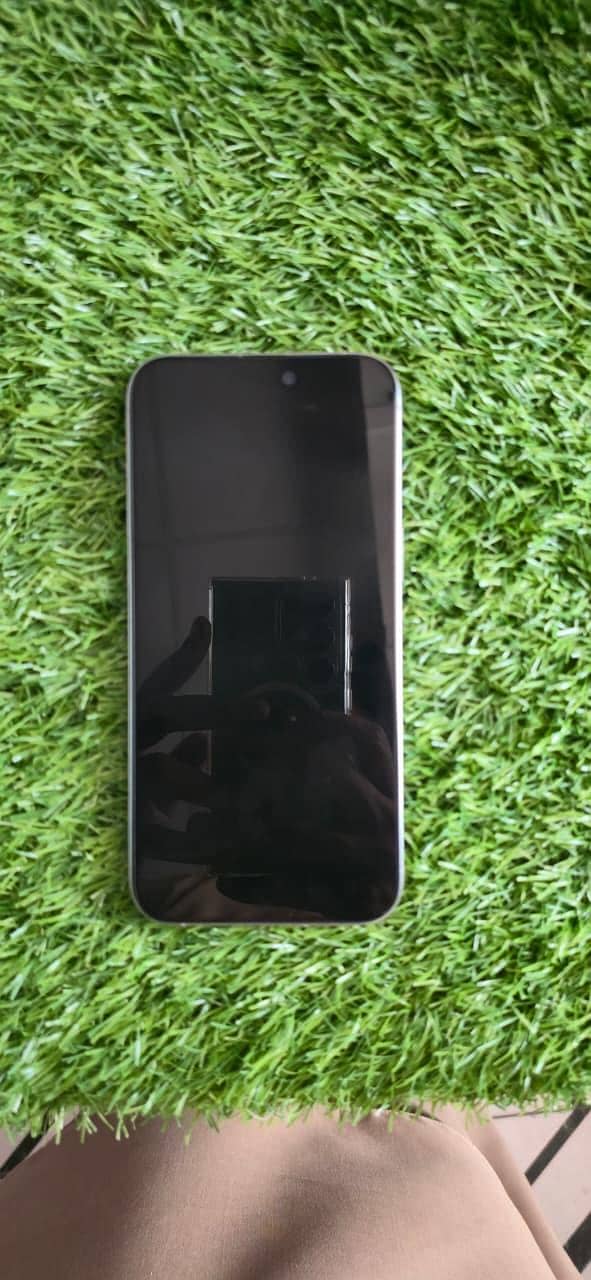Apple iPhone 15 Pro Max 6
