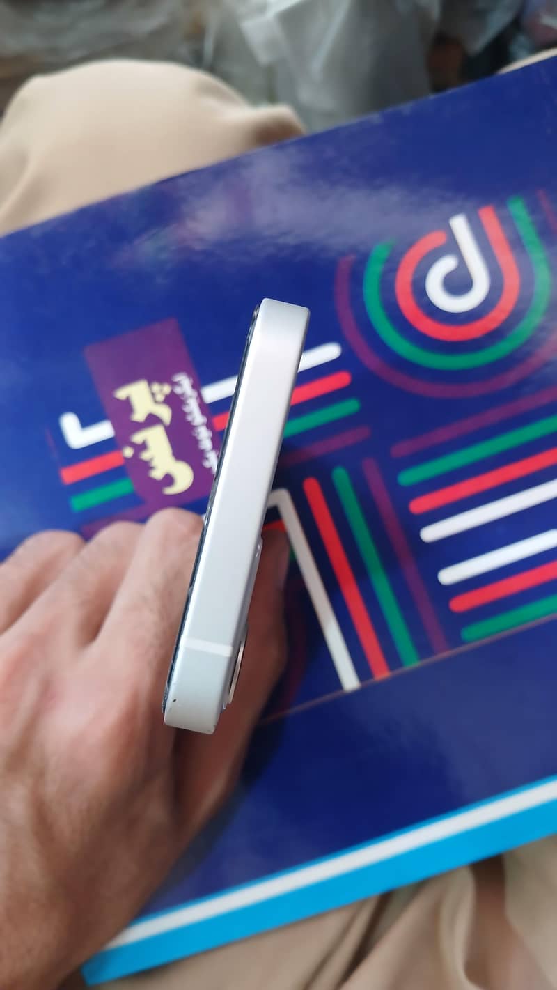 Apple iPhone 12 mini 3