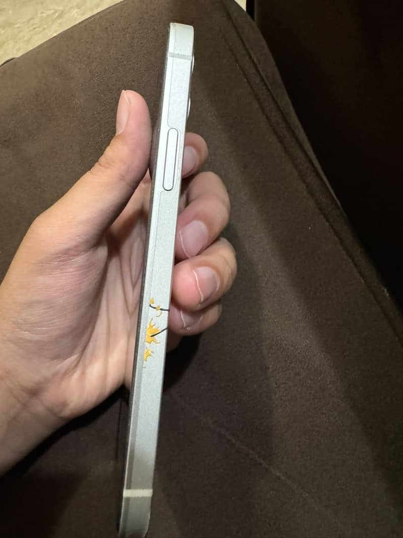 Apple iPhone 12 2