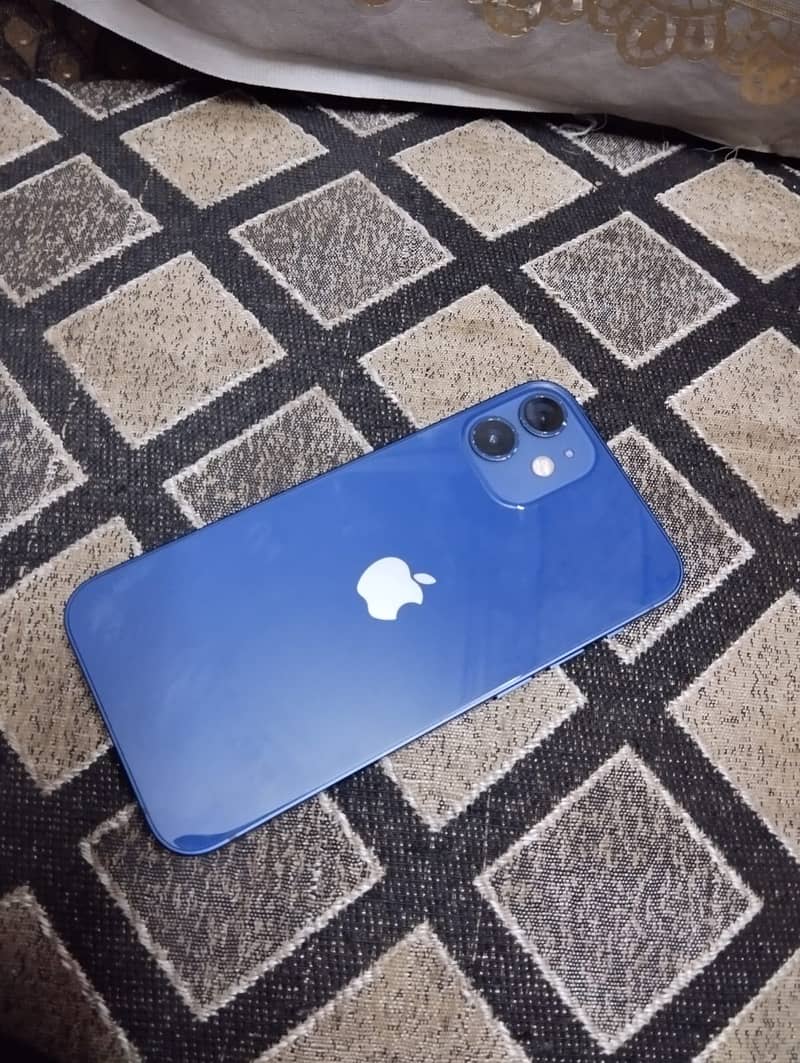 iPhone 12 mini 0