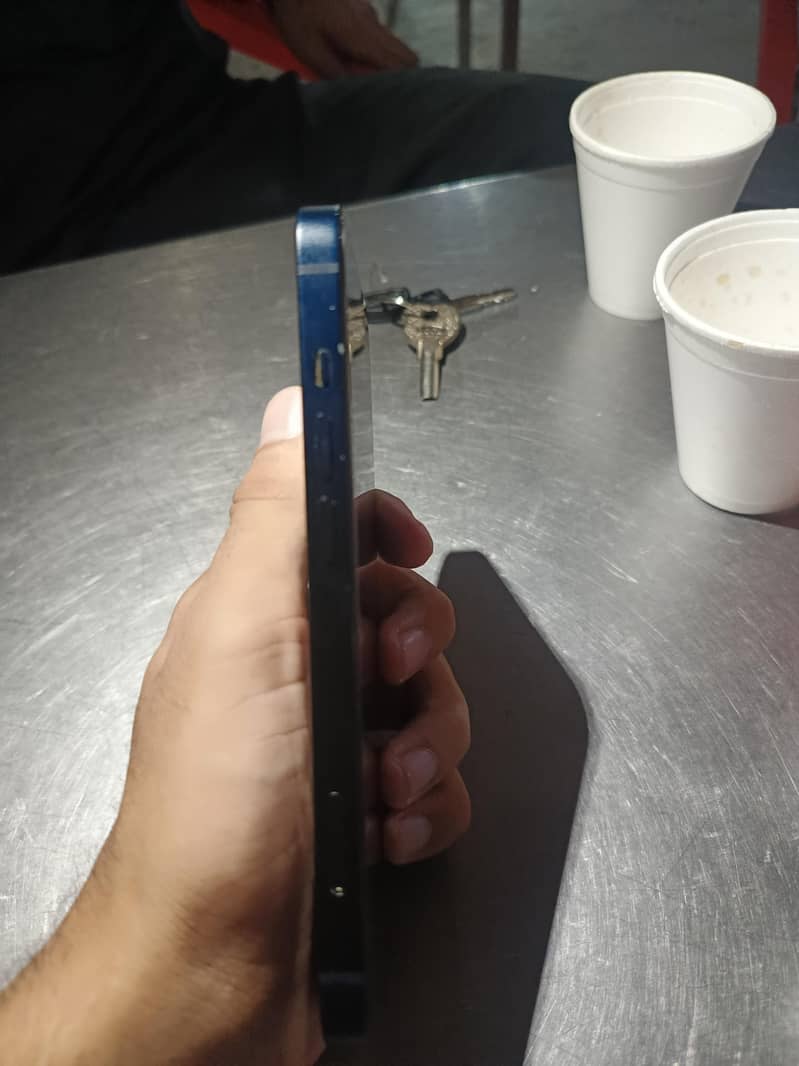 Apple iPhone 13 3