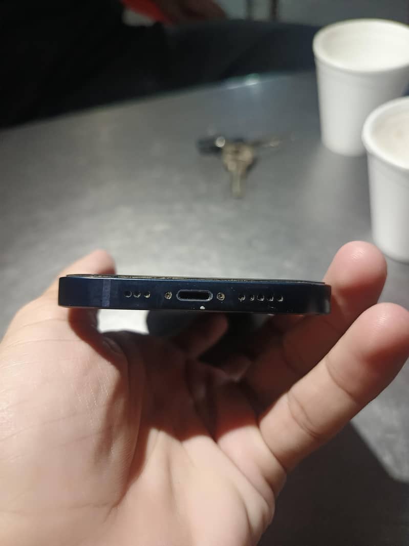 Apple iPhone 13 4