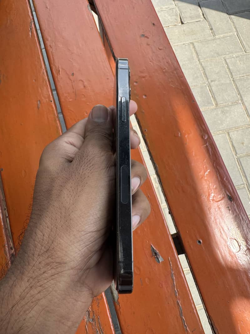 Apple iPhone 12 Pro 3