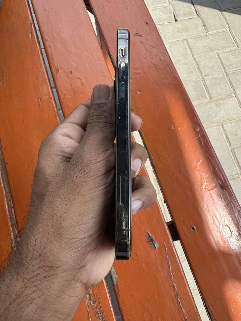 Apple iPhone 12 Pro 6