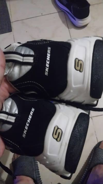 Sketchers Original size:8.1/2 -9